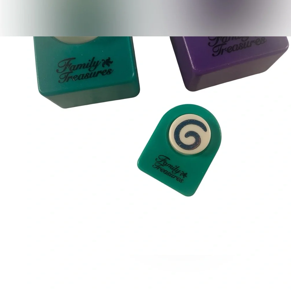 Family‎ Treasures Paper Punch Corners Edges Shapes Twirl Six Art Craft Lot 3